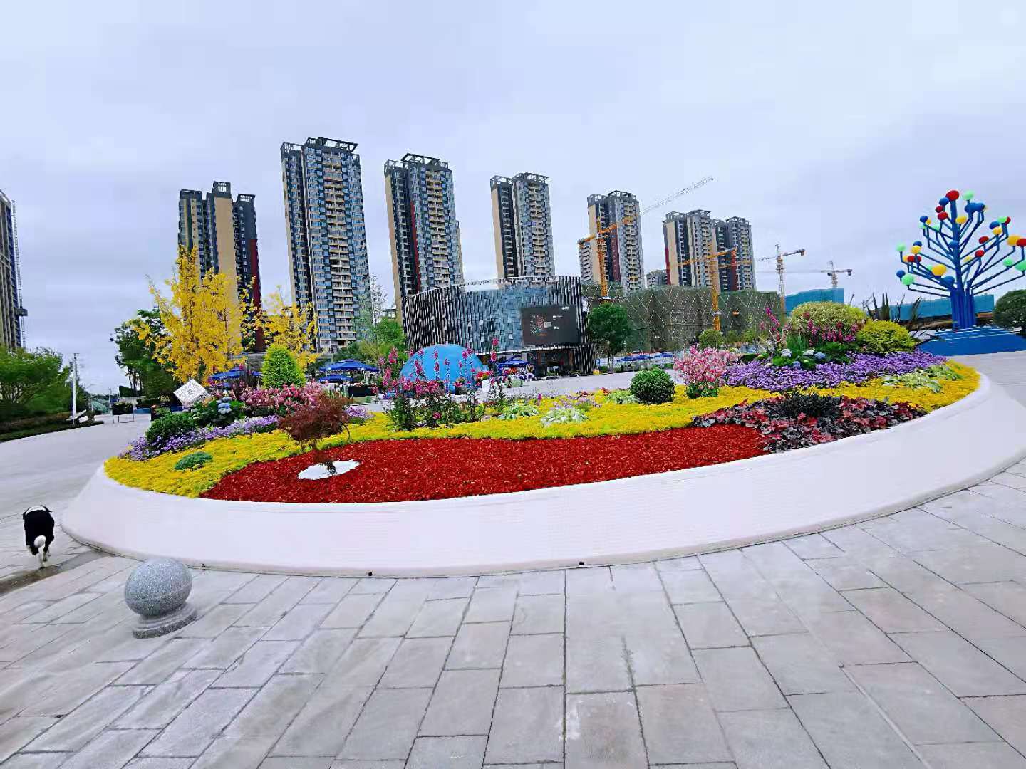 售楼中心策划千金门楼四两厅万两黄金聚花台