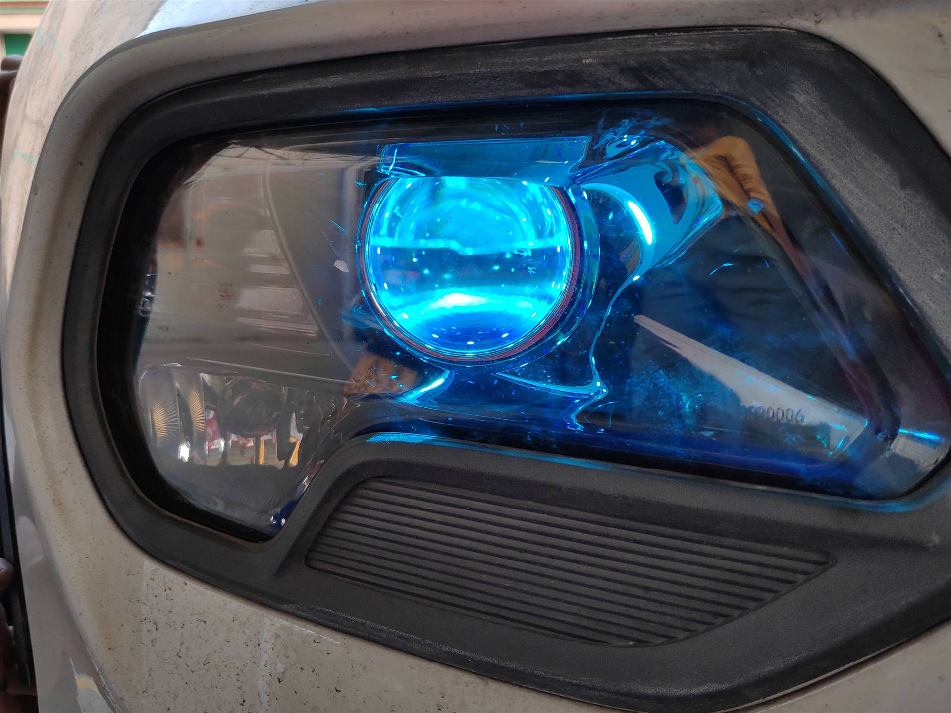 广州改灯,宝骏510车灯改装海5双光透镜,夜间行驶不再慌!_大灯