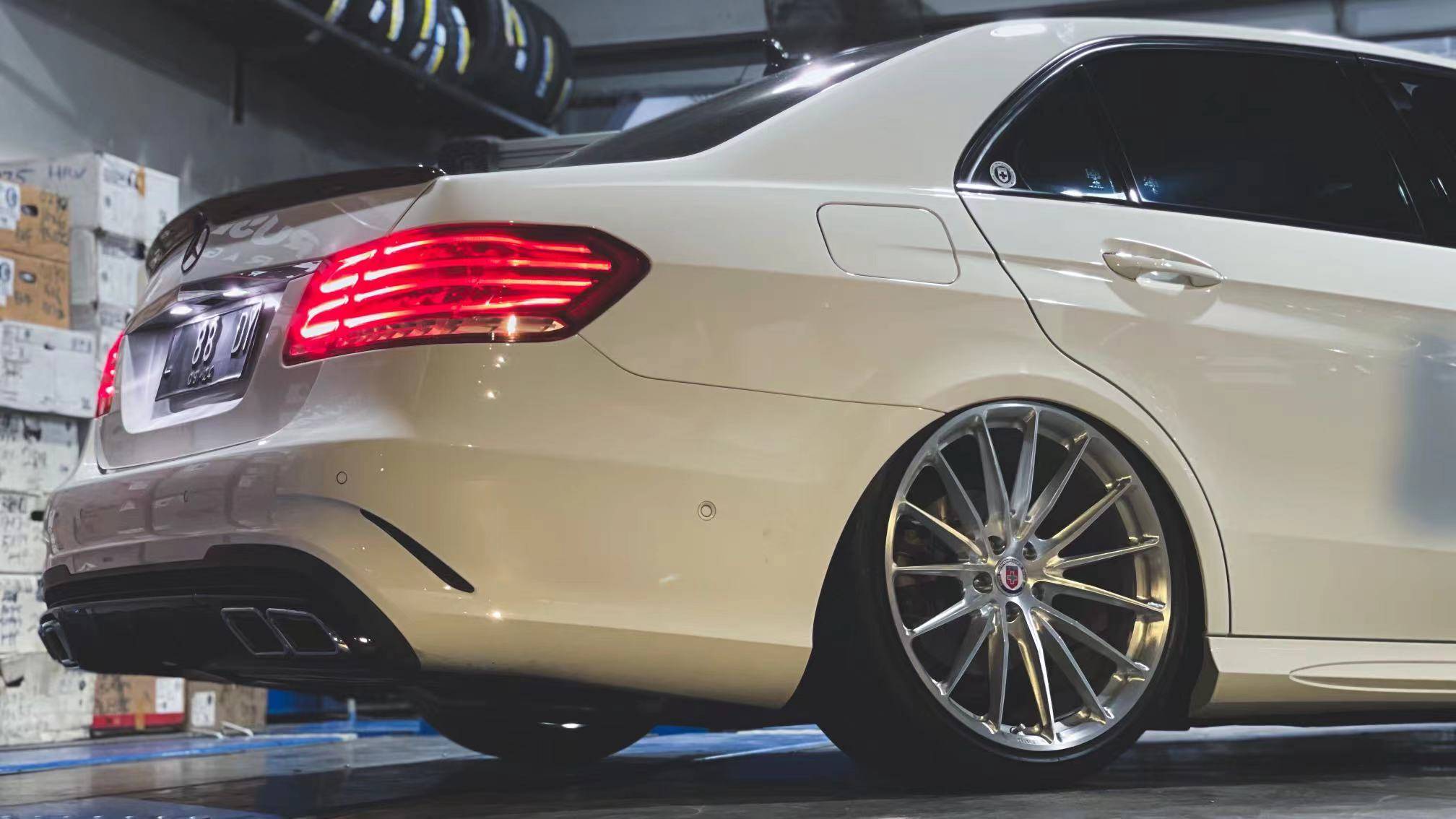 奔驰w212改装airbft气动避震姿态视觉享受