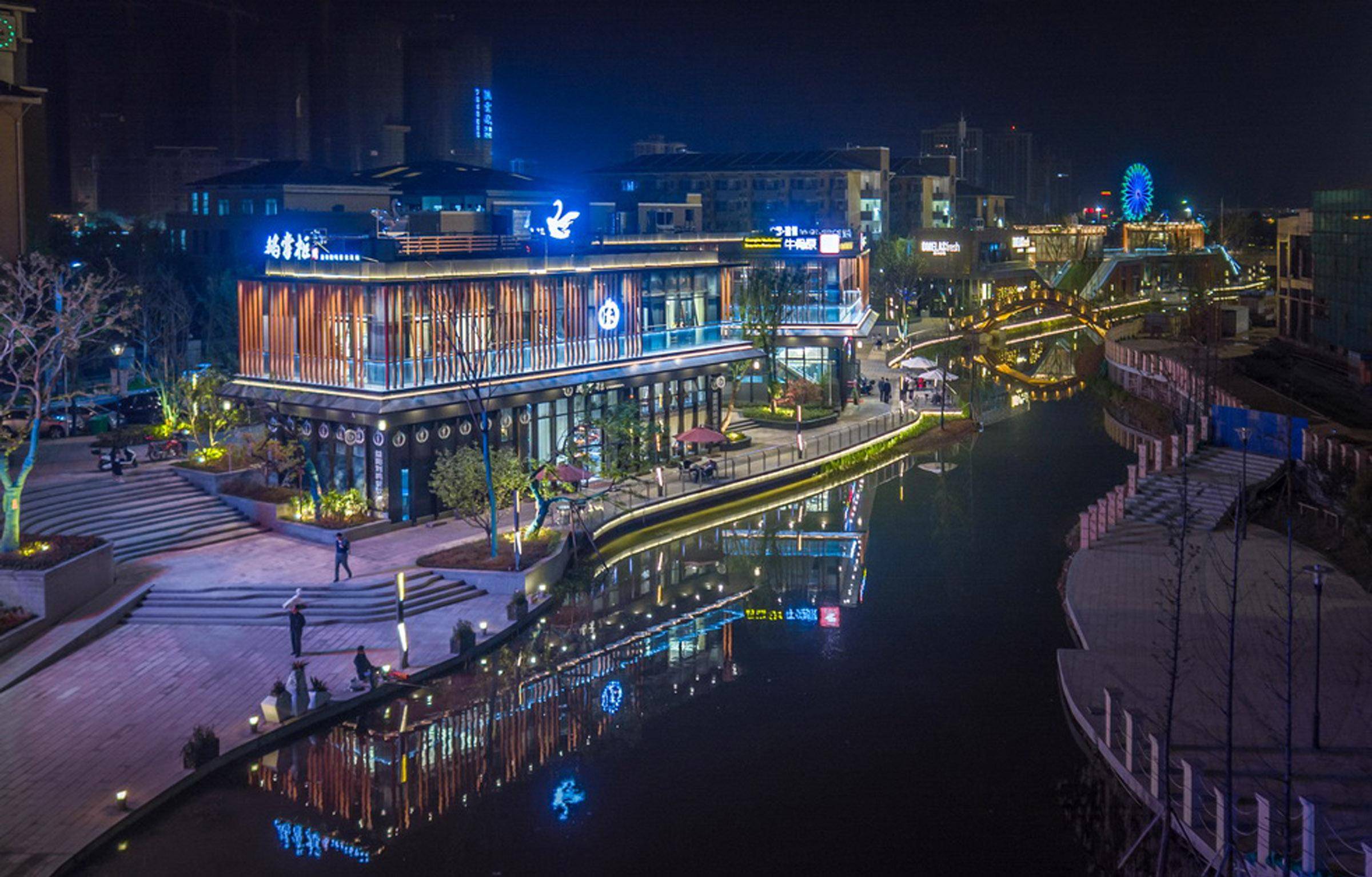 王府井大街不愧是"金街",给北京城引来了滚滚不断的财源_首都国际机场