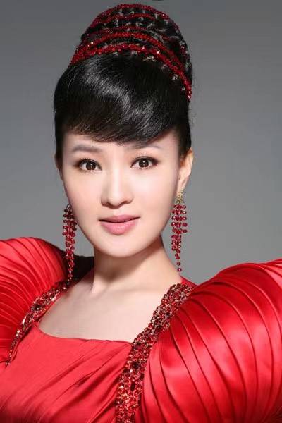 雷佳唱响《温州三家人》主题曲 深情讴歌中国新一代
