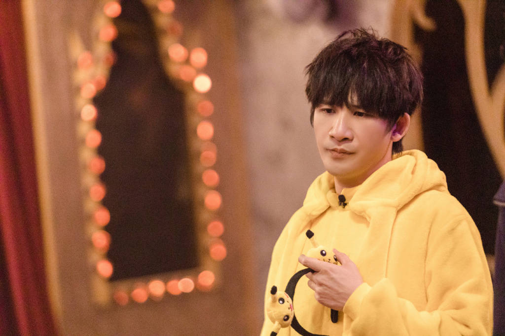 密室大逃脱3杨幂晒手臂肌肉邓伦王嘉尔高空徒手拉滑索