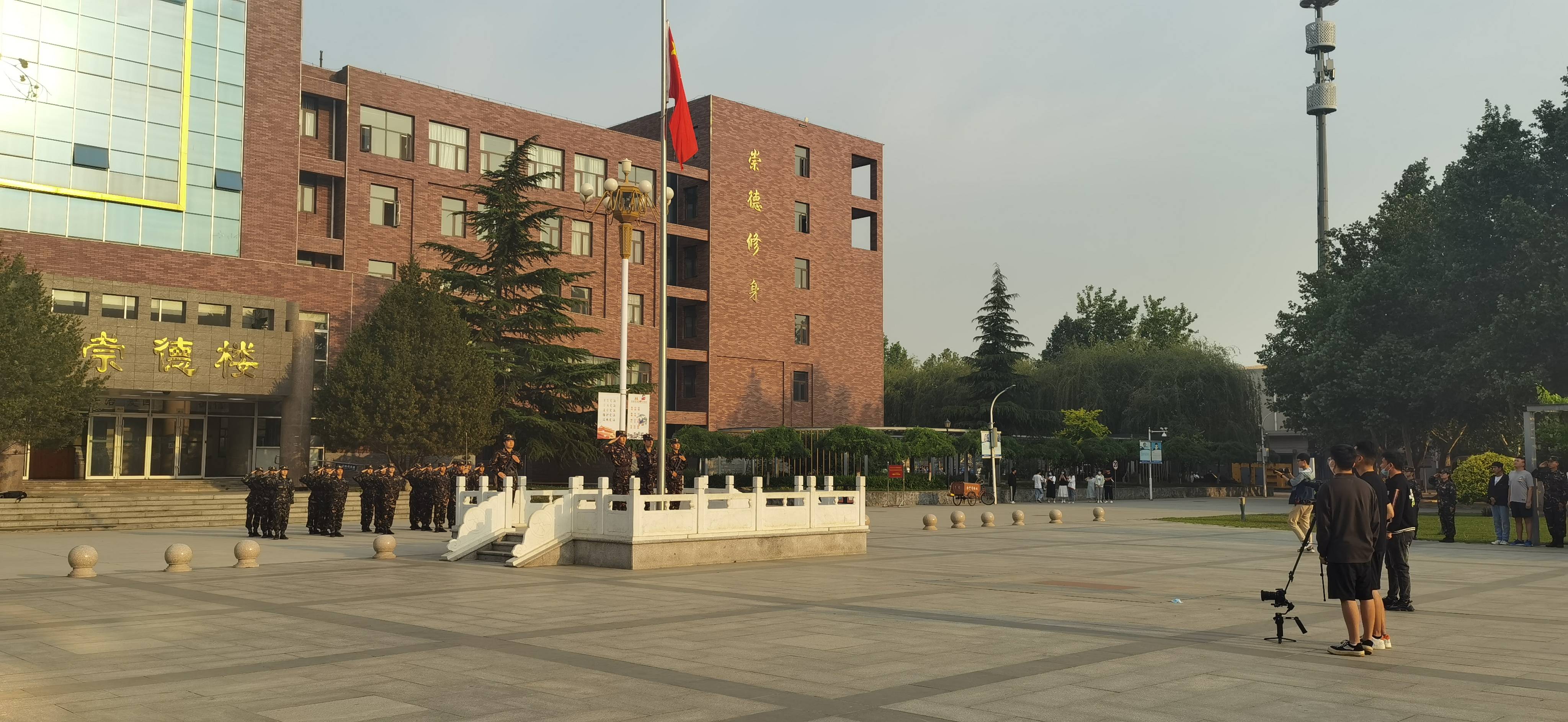 深学百年党史,推动薪火相传——石家庄职业技术学院拍摄《岁月征程》m