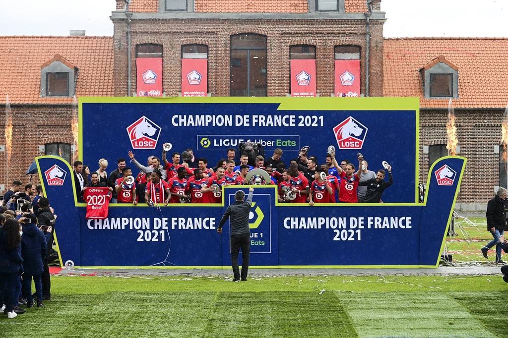 力压大巴黎夺得法甲冠军 里尔俱乐部进行夺冠庆典