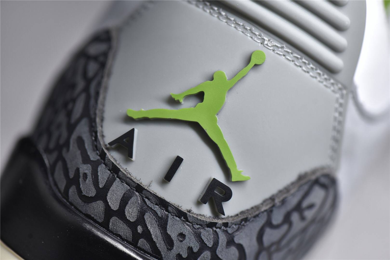 airjordan3retrochlorophyllaj3乔丹叶绿素篮球鞋评测