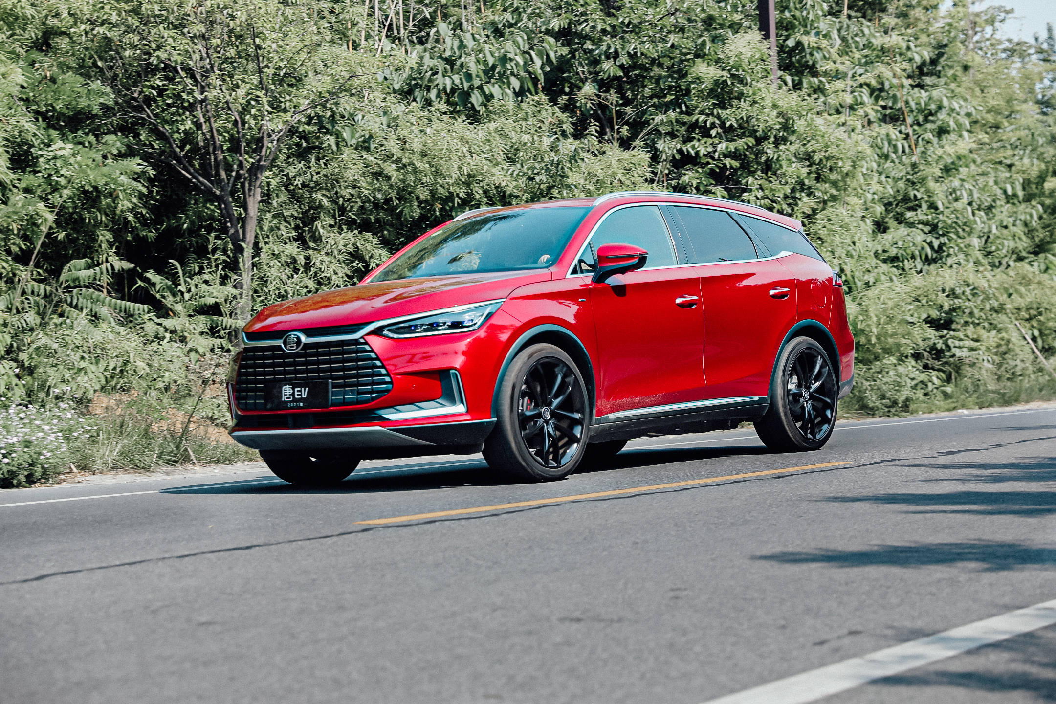 有颜更有料纯电suv新标杆2021款唐ev到底有哪些王牌