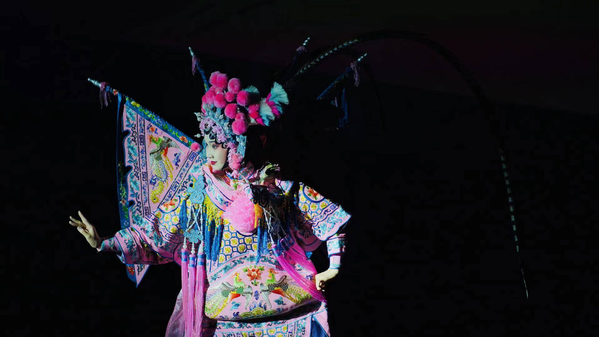 川剧题材电影《卧云》首映式在成都举行