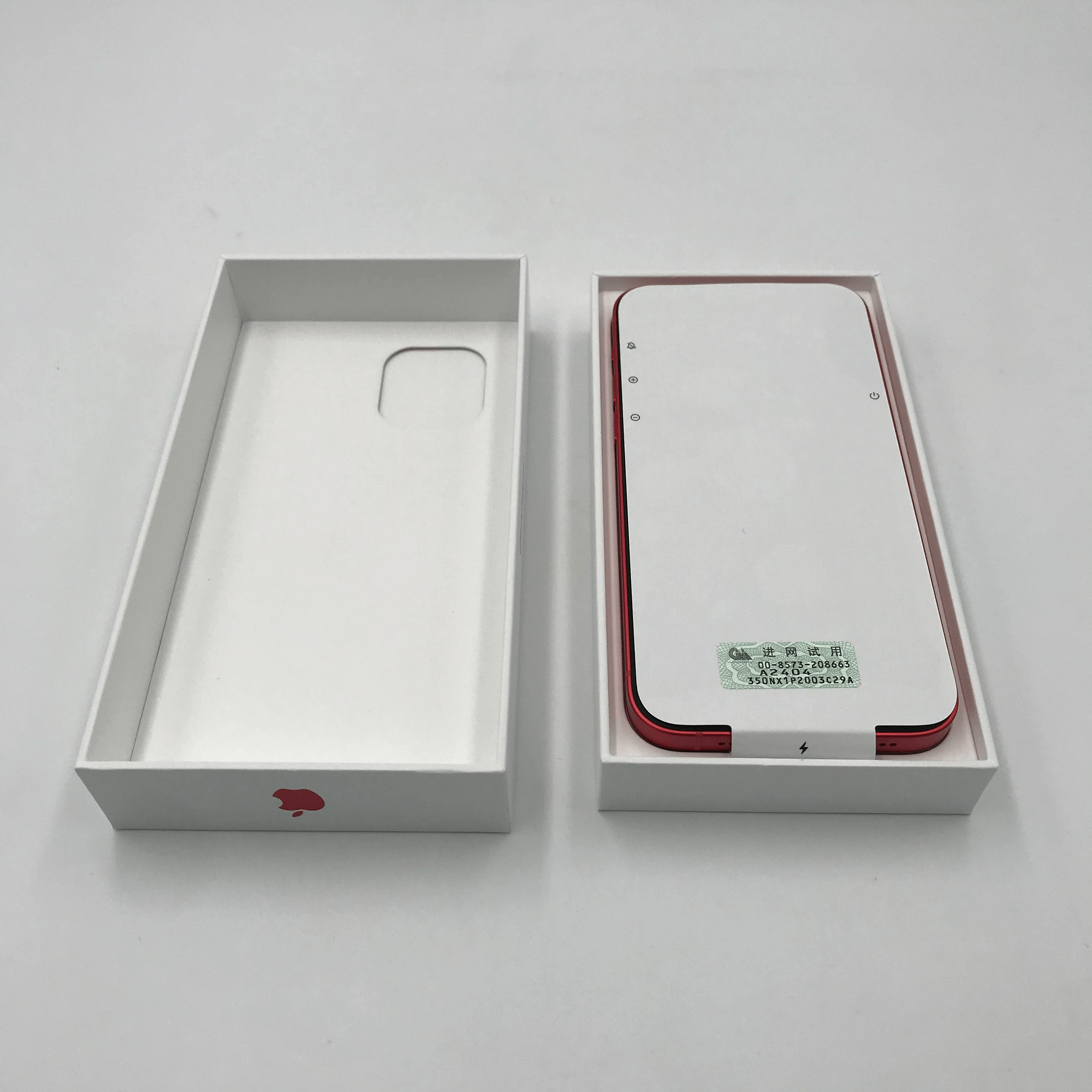 苹果12包装盒背面图片