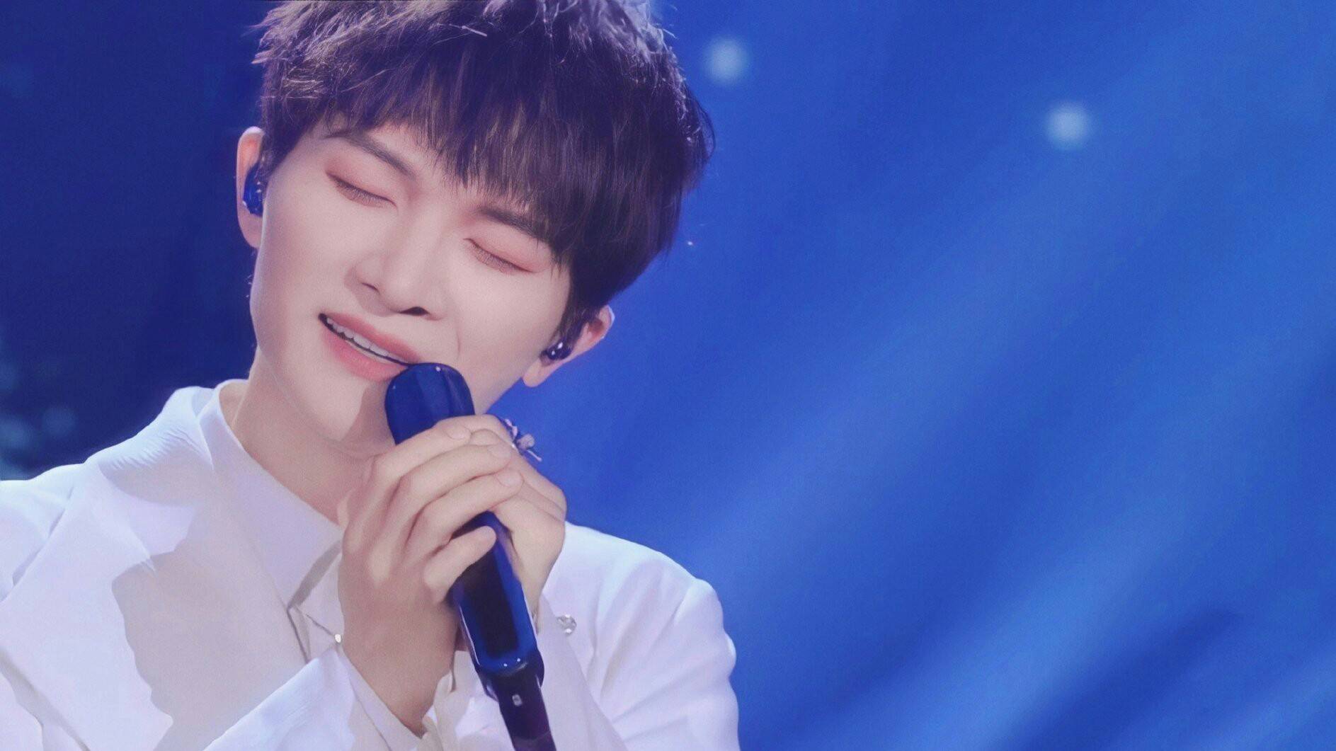 生米流泪了那才是你那个发光的那个顶天立地的宝藏男孩周深