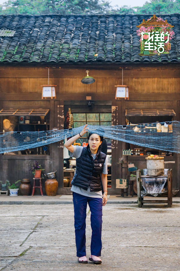 《向往的生活》第五季复古舞蹈点燃夜晚 老友重聚感怀岁月_那英梁