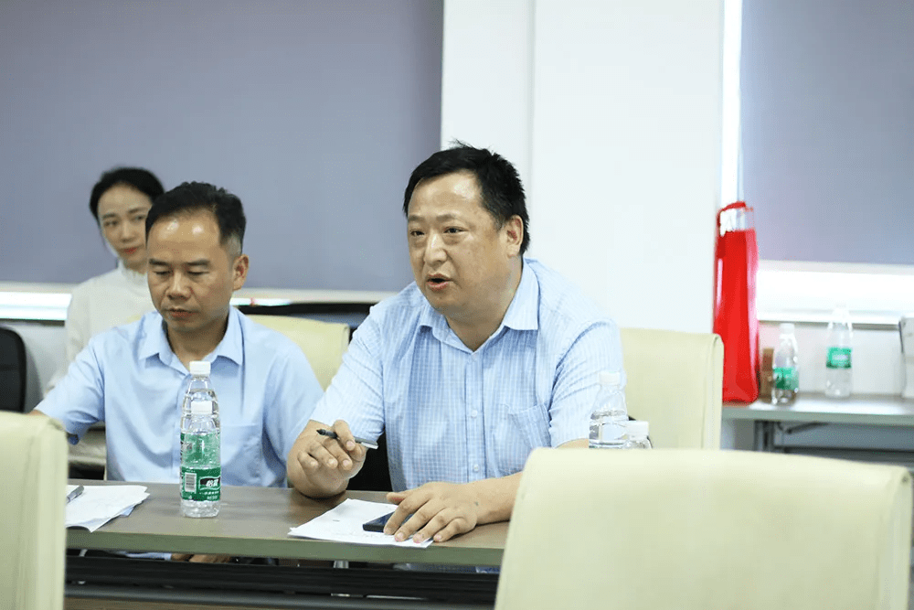 华容县人民政府县长刘世奇一行考察长沙市华容商会