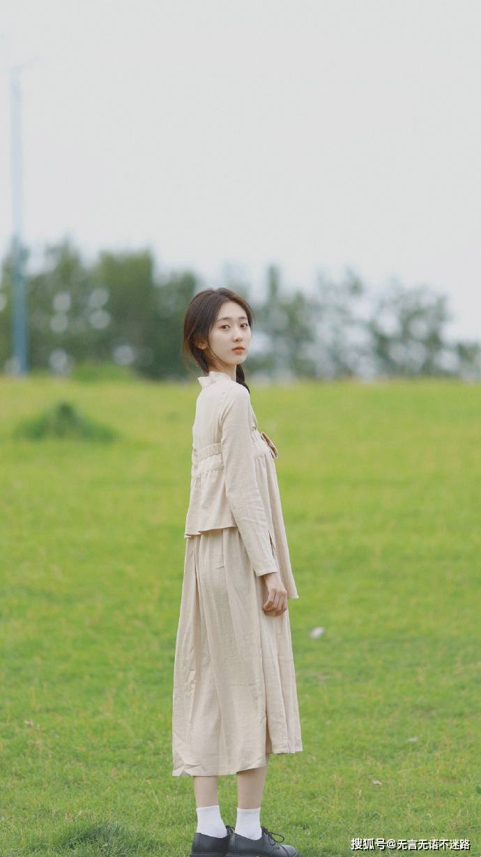 亭亭玉立的极品女神曲梦婷北电学院表演系2019级青岛人