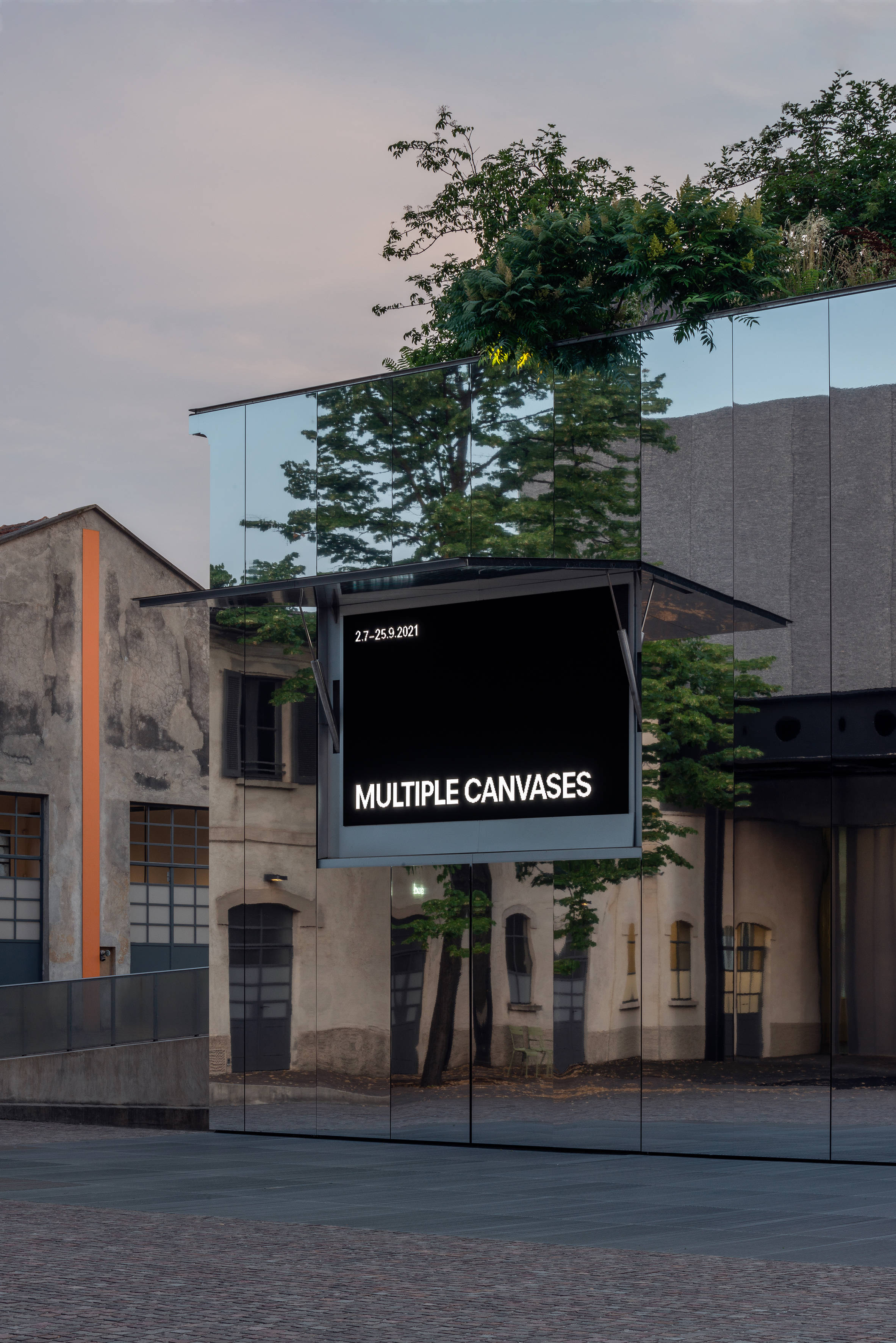 prada基金会全新电影项目"多元画布"于户外影院上线