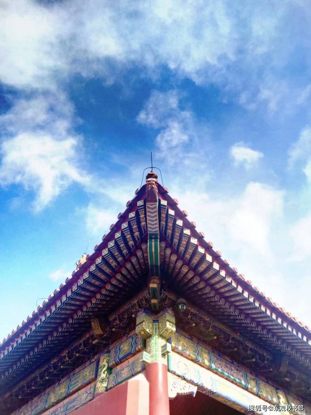 飞檐翘角古建上的点睛之笔屋顶上的千年风雅