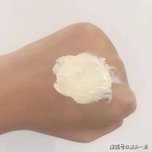 粉刺夹黑头 f4a327e40da842d2bab3d1ae0a314f1c.jpeg