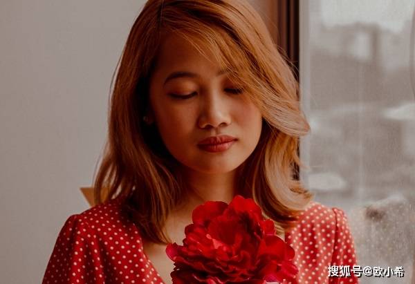 婚后,女人不要太傻,一定得给自己留点傍身钱