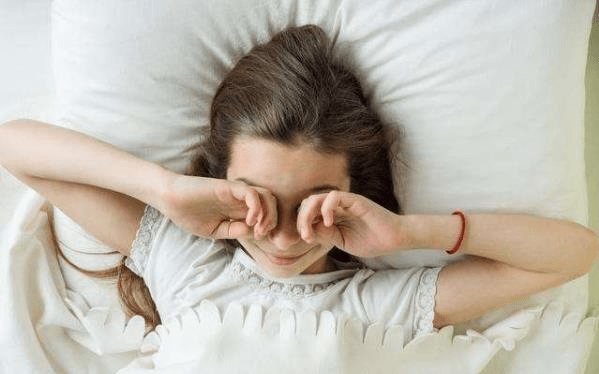 进行|早起3不要，睡前4远离，不要着急起床，要吃早餐，远离熬夜