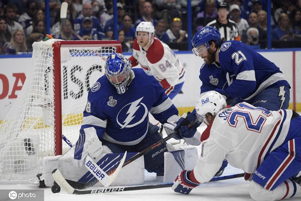 坦帕湾闪电队,(tampa bay lightning)是美国国家冰球联盟(nhl)的队伍