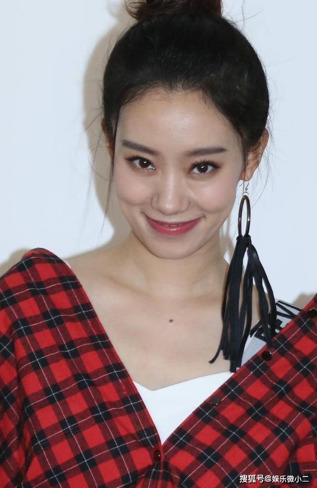 张小斐成名前后写真对比原生态的美和精修的靓