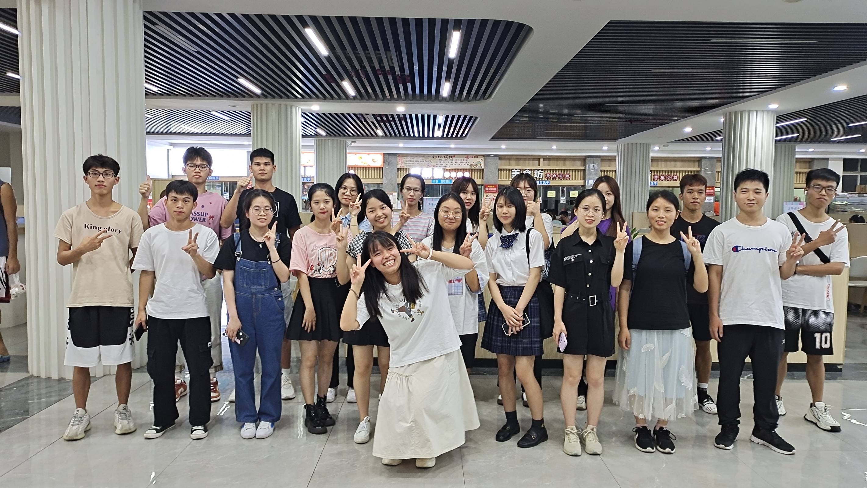 "龙腾万里"三下乡社会实践队: 这个夏天,踏上征程