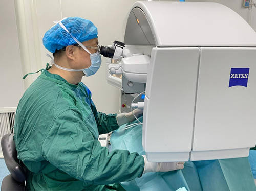 质量|武汉普瑞眼科医院院长沈政伟教授：帮助近视患者解决困扰改变命运