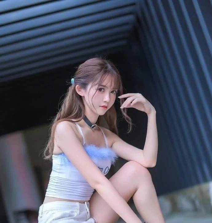 设计|选择时尚短裤穿搭，开启青春俏美模式