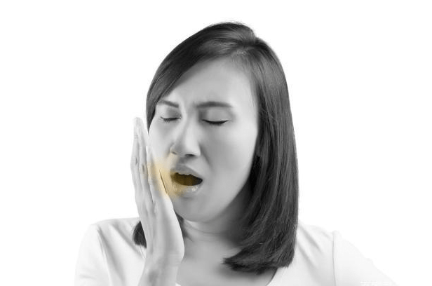 汗孔|若这3个部位经常“发臭”，或许是肝脏在向你“求救”，莫忽视