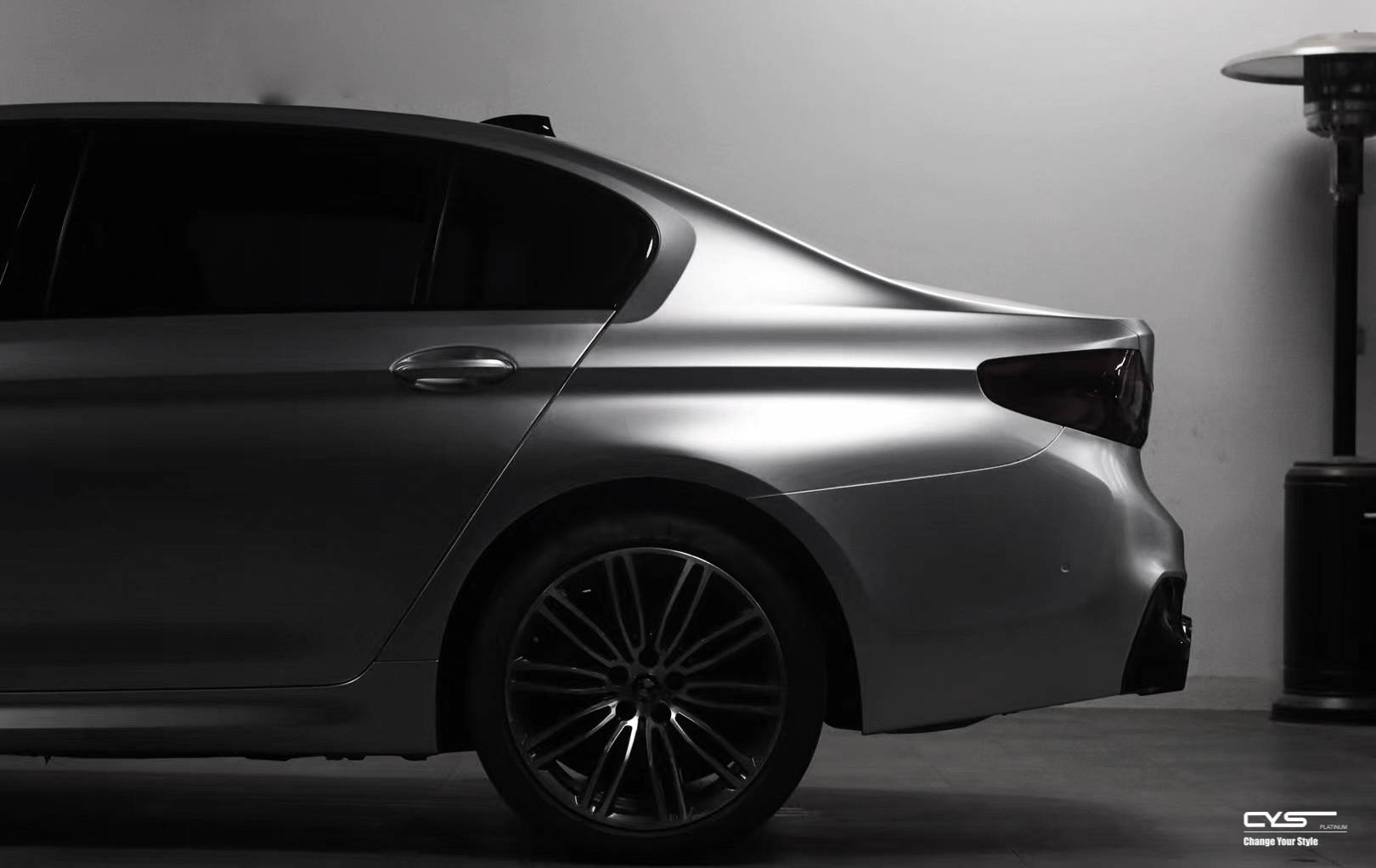 宝马5系 电光金属钛银pm190