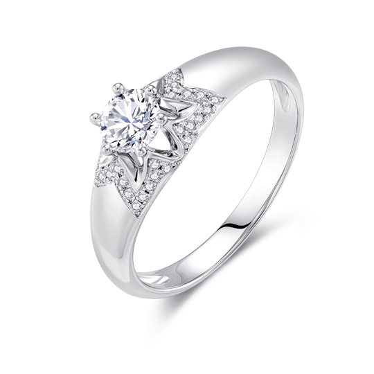 crd将六芒星元素运用于这款戒指中,蕴含着守护的力量,镶满钻石的六芒