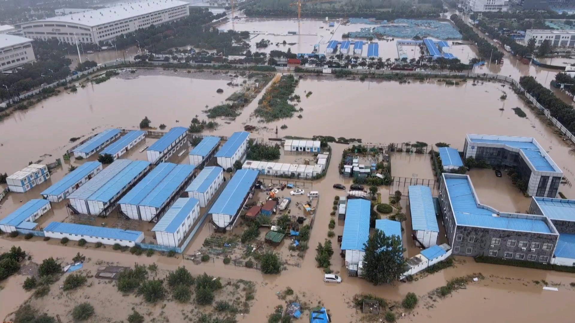 1/ 12 综合看看新闻报道,7月21日,河南省召开新闻发布会通报称,16日
