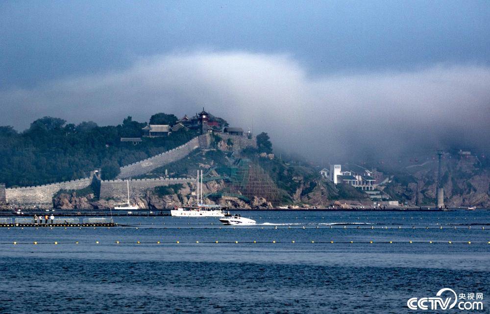 山東煙臺現平流霧 蓬萊閣景區宛若仙境