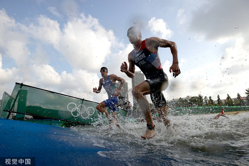 2020东京奥运会继续进行,第三个比赛日中进行了铁人三项比赛,最终来自