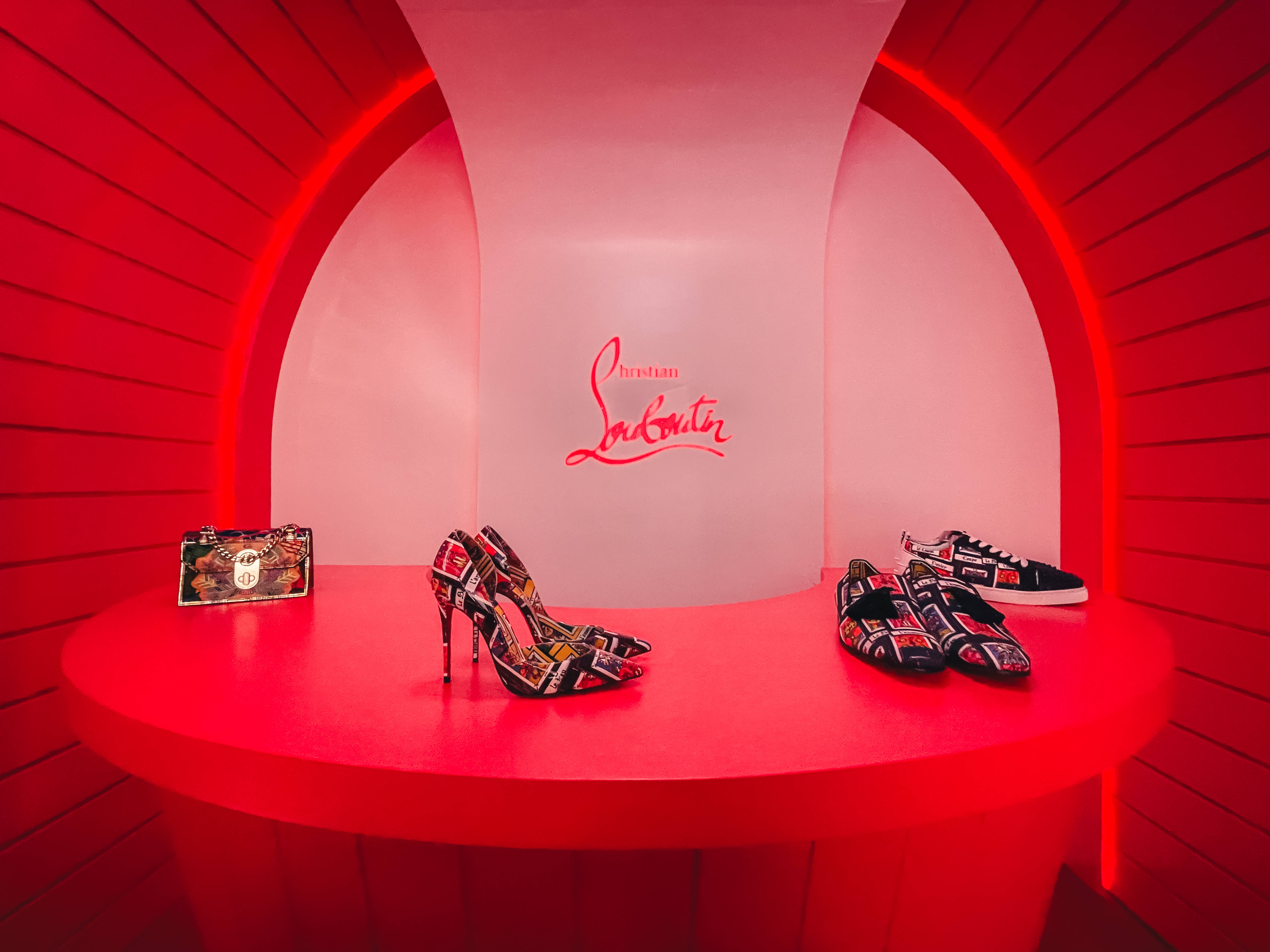 品牌|Christian Louboutin路铂廷携手品牌代言人王俊凯揭幕七夕情人节胶囊系列