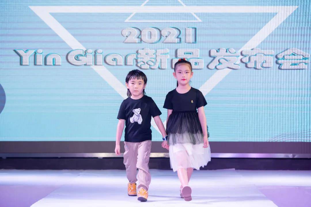 高冷中|【芭迪国际童模】(我是小麻豆)第一期寅佳童装广告拍摄