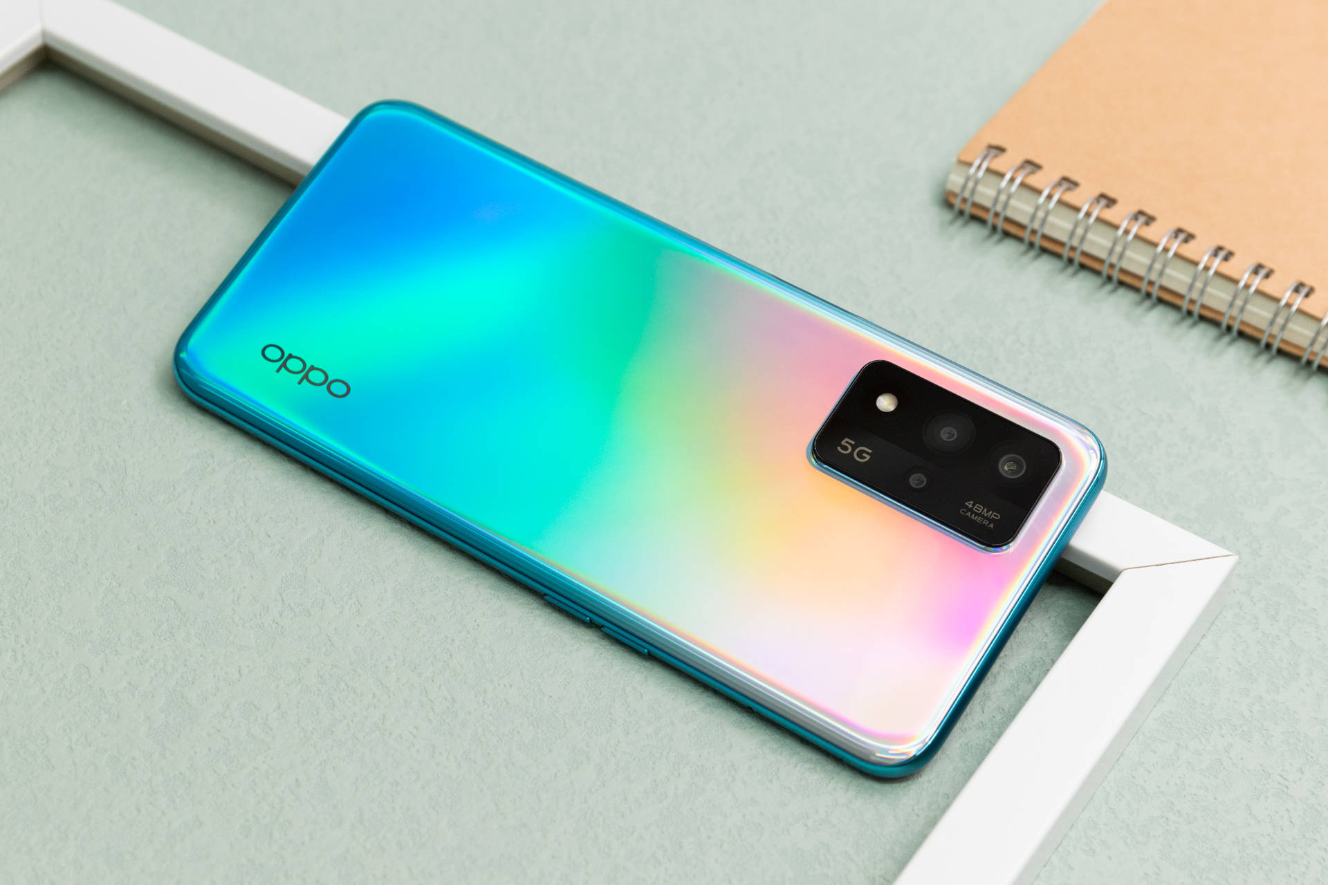 oppo a93s图赏:高颜值轻薄机身 长续航加持
