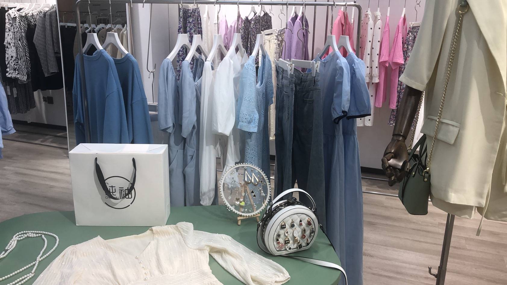 产品|时尚女装新主张 纯袖女装带你发现无限美丽可能