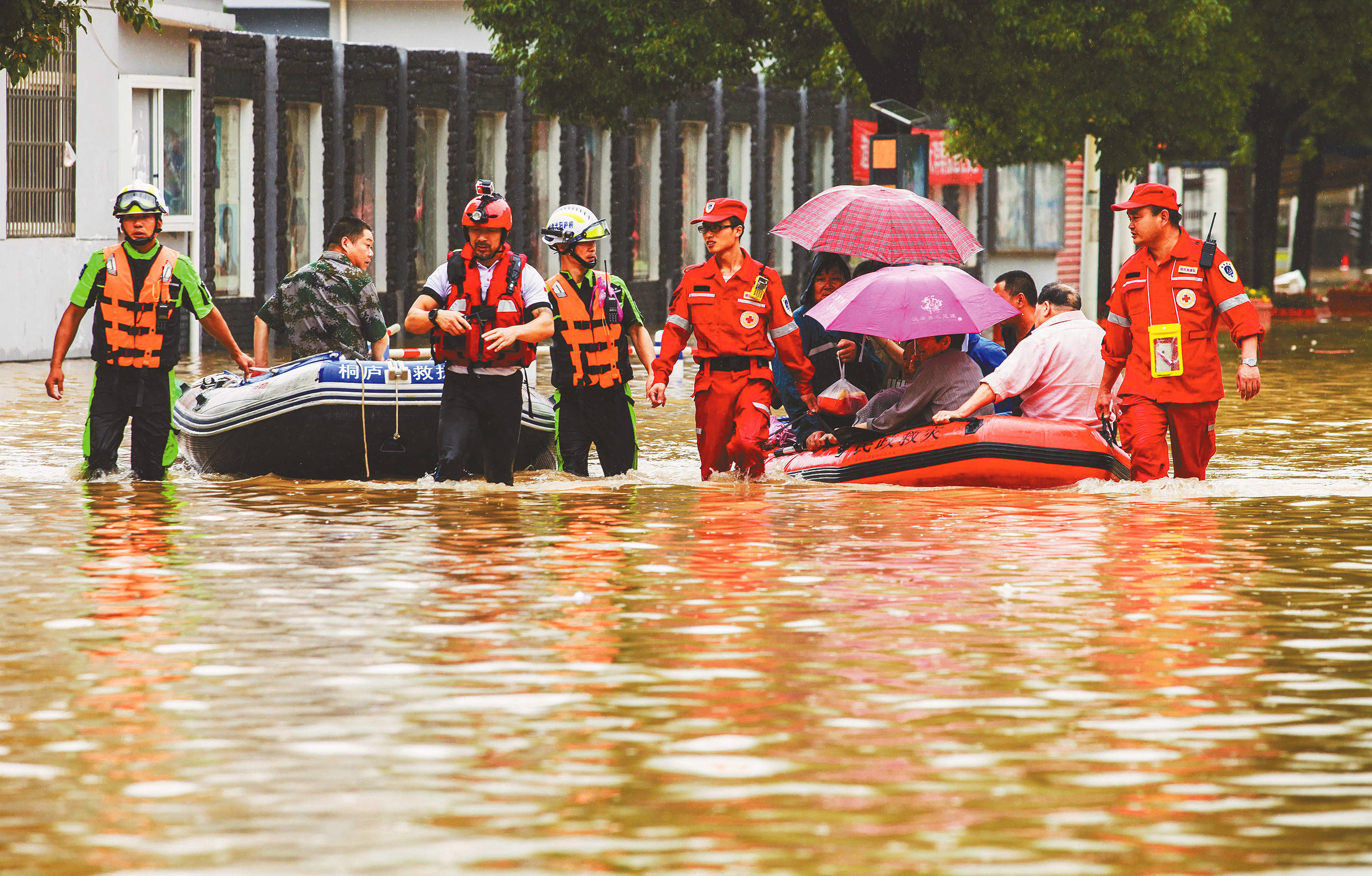 郑州救灾图片高清图片