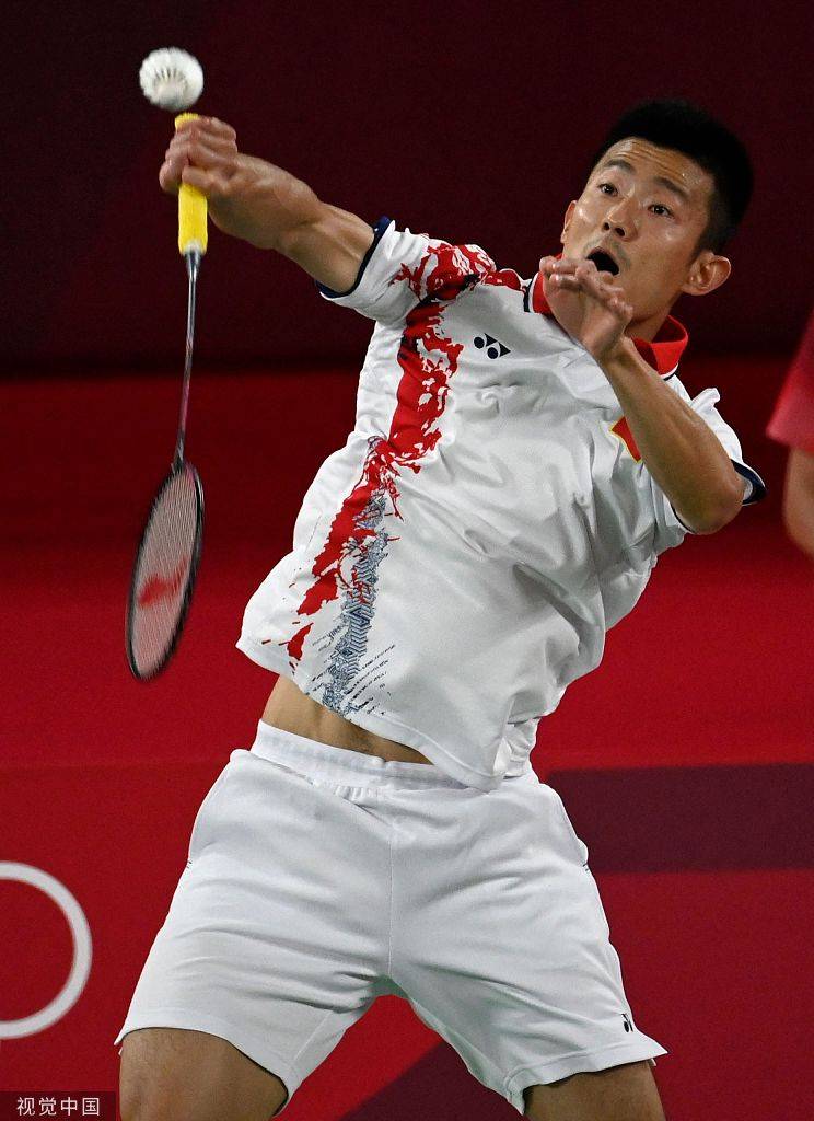 男单下半区的半决赛,上届奥运会冠军谌龙以2-0(21-16,21-11)战胜印尼