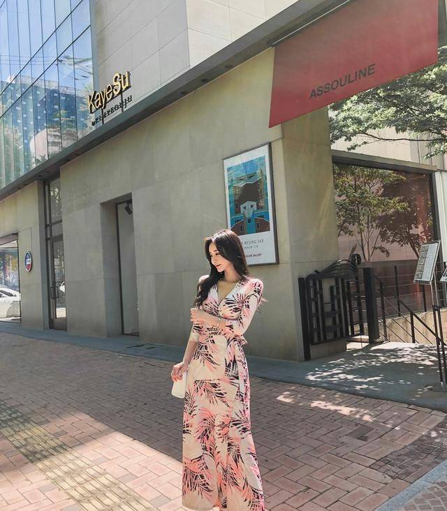 曲线美|韩国模特孙允珠夏日波西米亚粉色开叉飘逸裙摆连衣长裙网拍