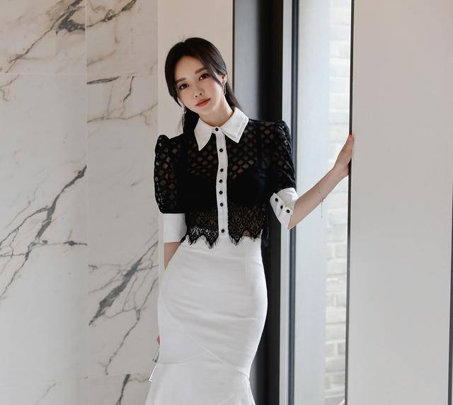 蝴蝶|孙允珠韩版黑蝴蝶网格透丽衬衫配搭白色端庄高腰鱼尾裙网拍