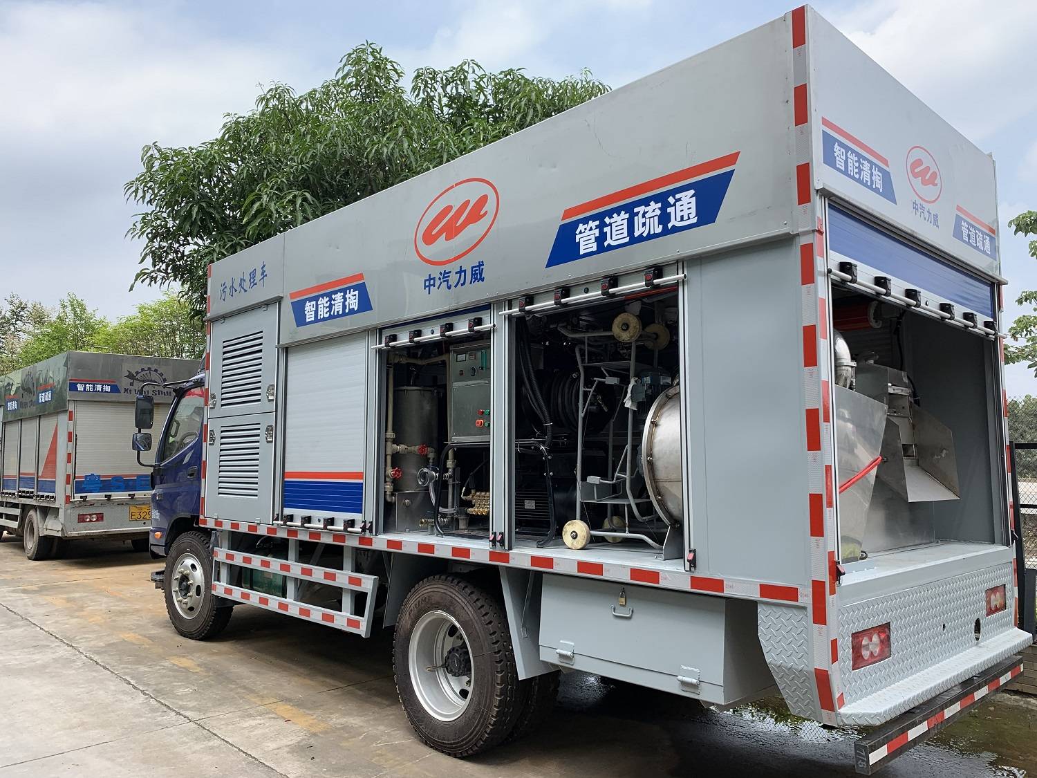 吸污净化车上面的结构之干湿分离器的用途