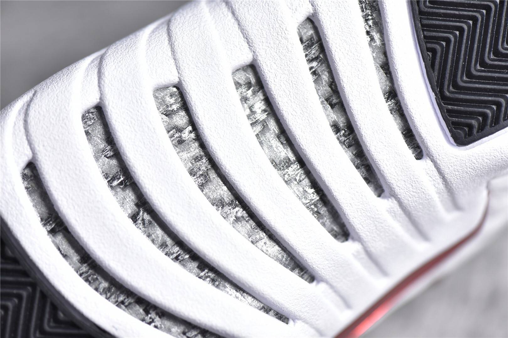 Air|乔丹 Air Jordan 12 Twist 白红篮球鞋评测
