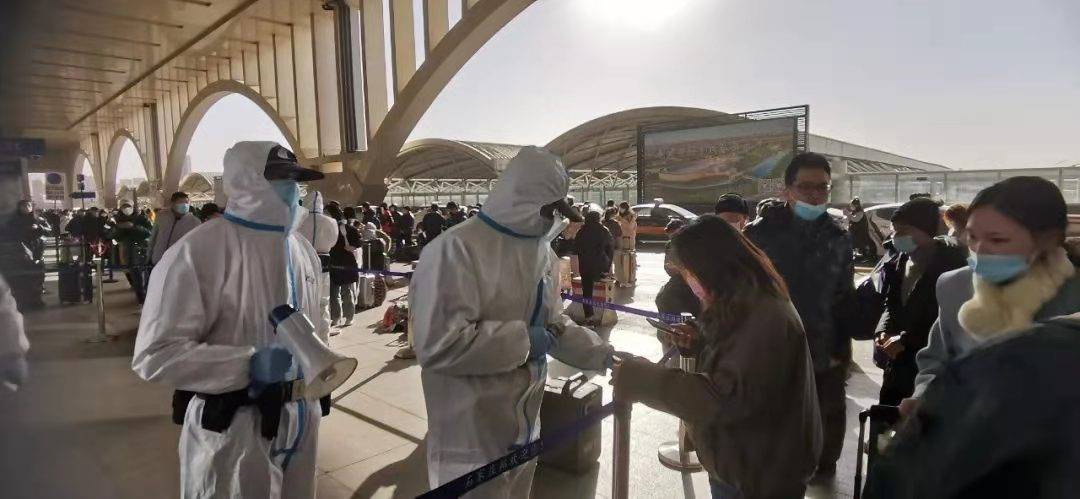 小时|封控“圈内”医院的就诊指南