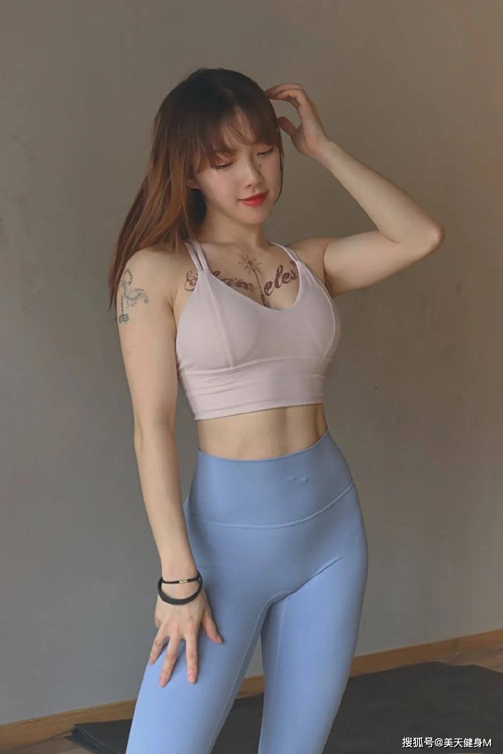 江蘇95後辣媽曬健身照，蜂腰翹臀，網友：這身材真扛不住 健身減肥達人 第1张