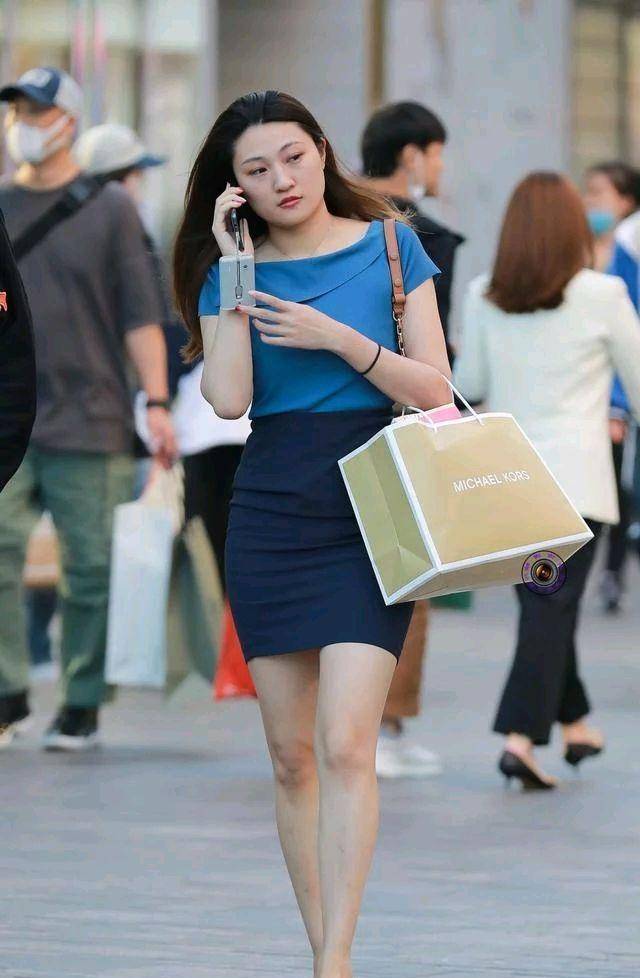 西装|中年女性该怎么穿搭，才能凸显出轻熟优雅的女人味，一起来看