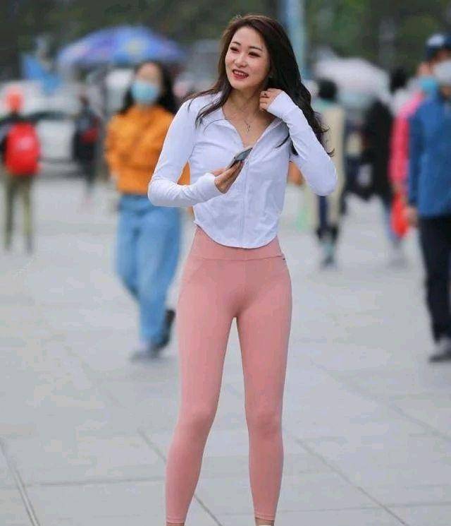 粉色|爱美不是年轻女孩的专属，中年女人选对穿搭，一样可以美丽时尚