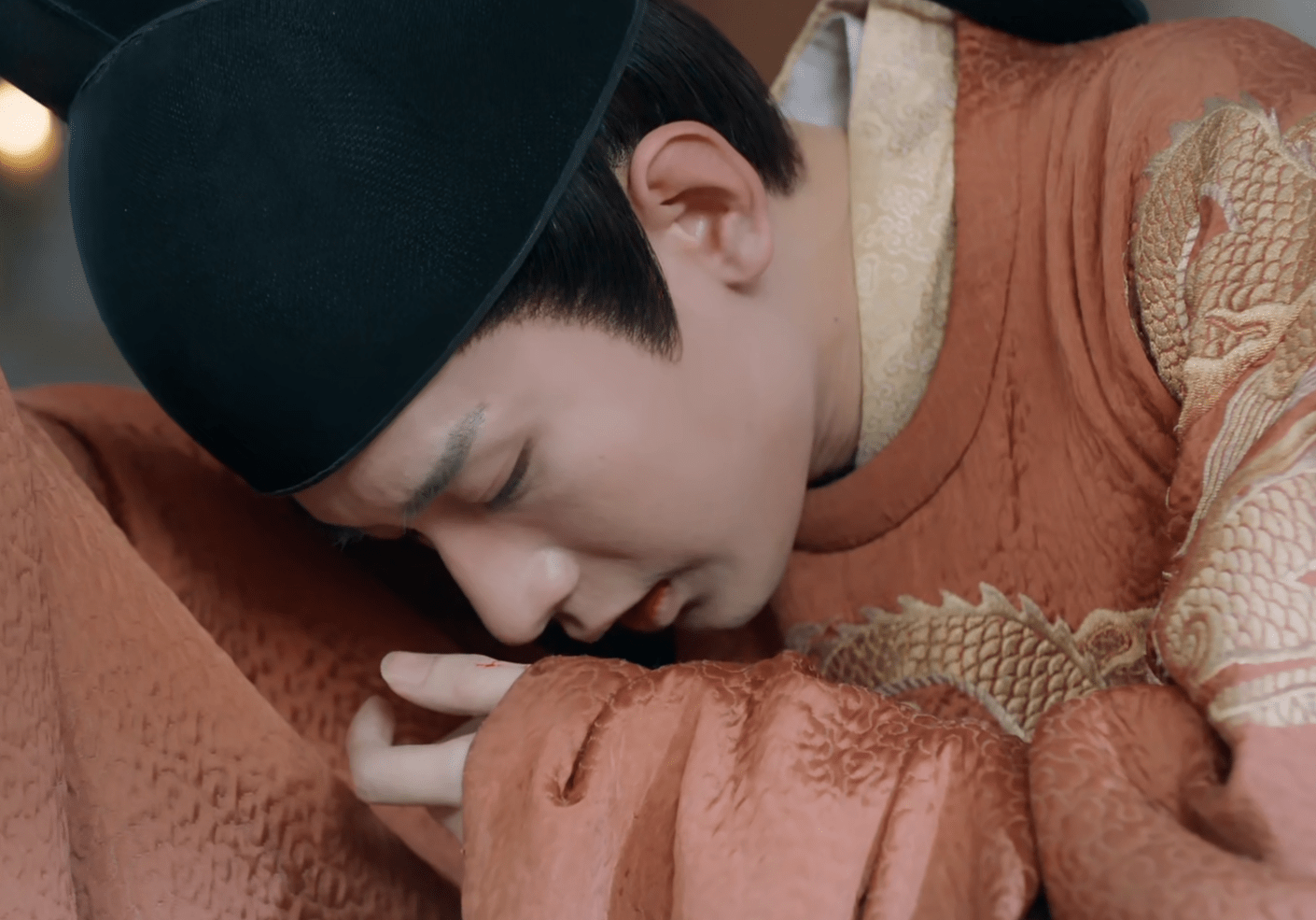 与君歌》大结局：仇烟织自尽，齐炎毒发身亡，程若鱼助珖王继位_搜狐网