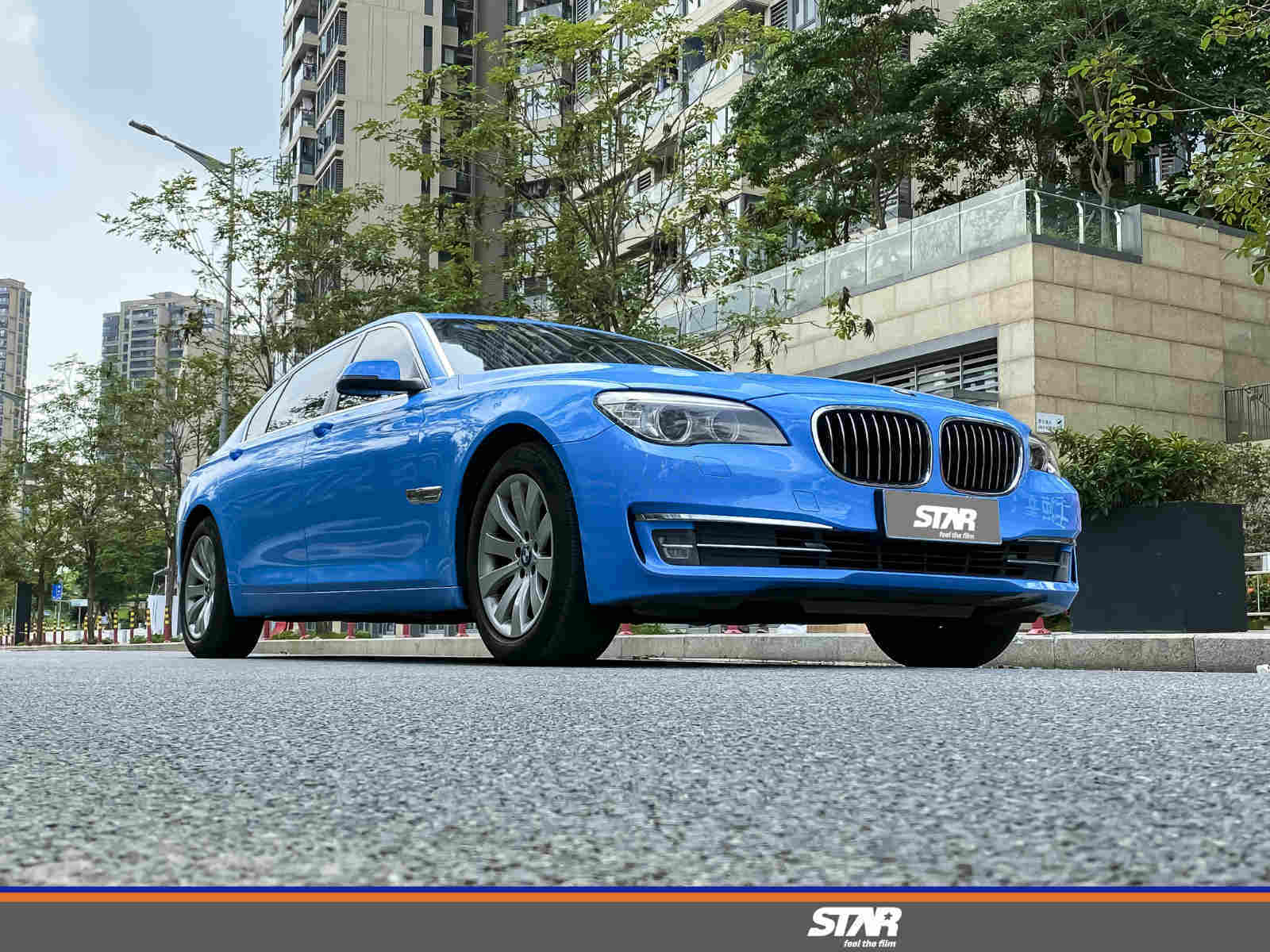 宝马730li改色膜水晶冰淇淋蓝 像夏日冰淇淋一样甜蜜冰爽