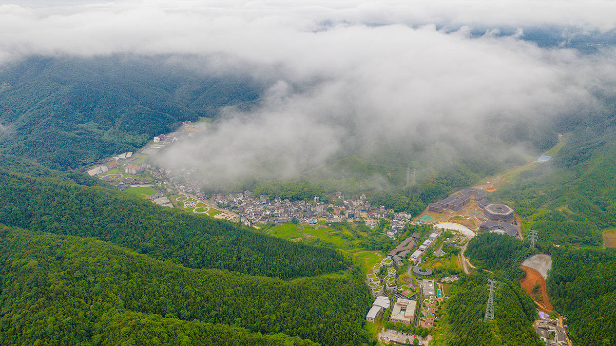 艺术|景德镇三宝村，深山里的陶瓷工矿小村，摇身变为国际知名的艺术村