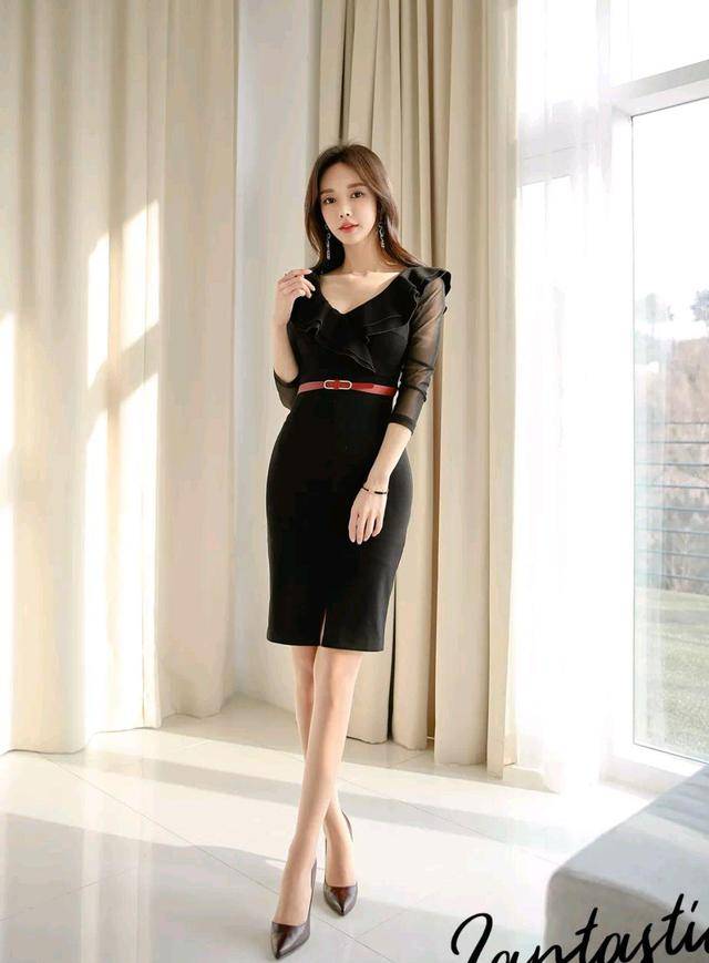 职业|女神孙允珠高清时尚搭配：黑色雨荷层叠嫣红系带职业裙